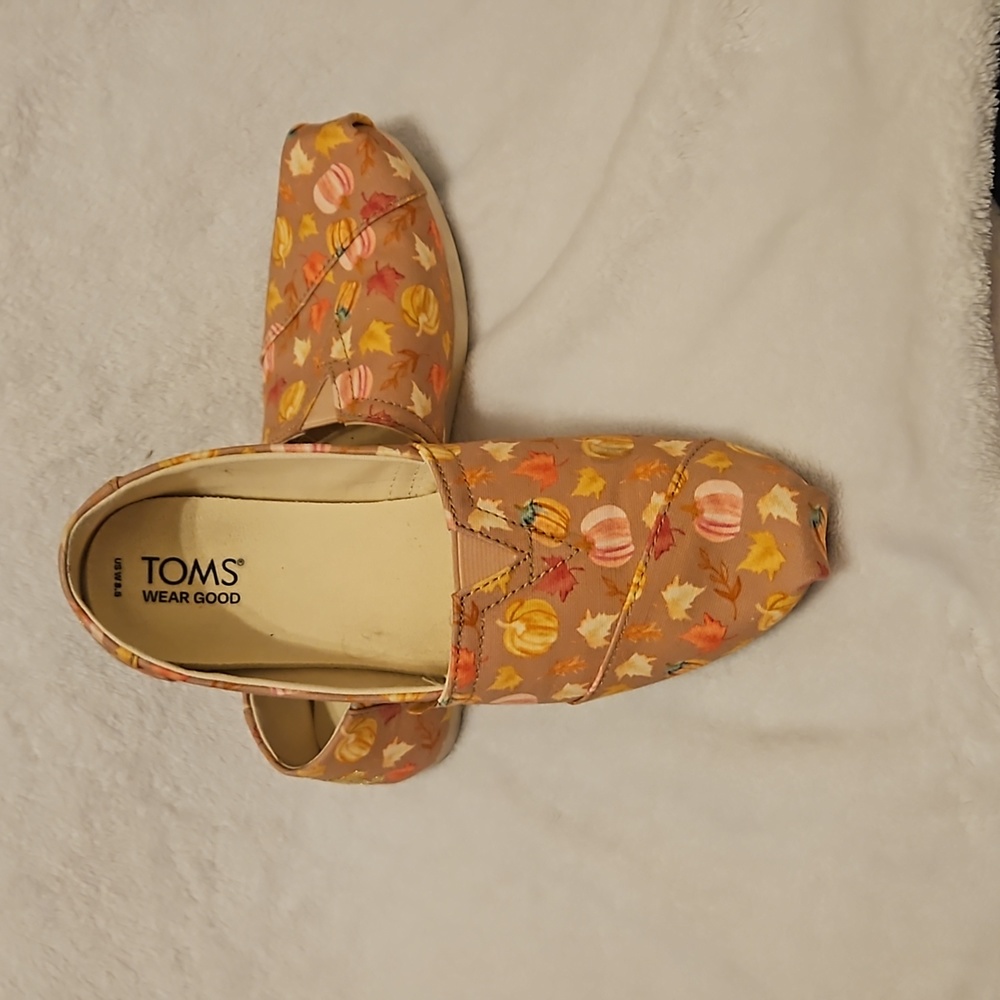USED womens 8.5 alpargata pumpkin TOMS